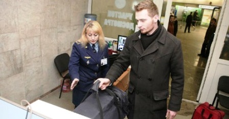 В метро появились досмотровые зоны