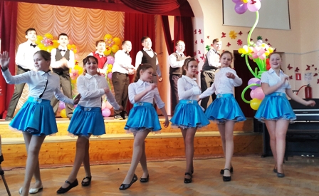Праздничный школьный концерт