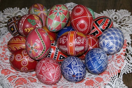 Мастер-класс по росписи яиц (писанок) горячим воском
