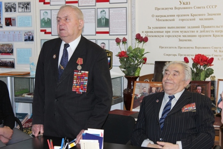 В музее трудовой и боевой славы УВД по ВАО ветераны встретились со стажёрами