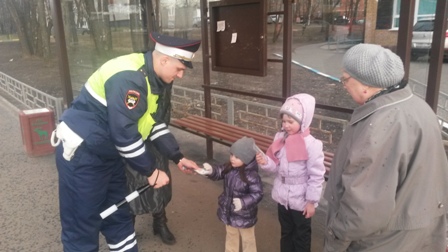 Инспекторы Отдельного батальона ГИБДД УВД по ВАО провели рейд «Ребенок на дороге»