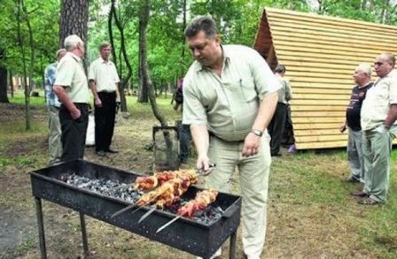 Отдыхающим в парках запретят жарить шашлыки на своих мангалах