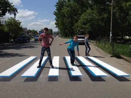 В парке «Измайлово» появился пешеходный переход, сделанный в технике 3D