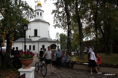 Престольный праздник храма Спаса Нерукотворного Образа в Перово (Новогиреево)