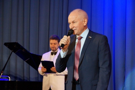 Депутаты МО Новогиреево поздравили педагогов района с Днём учителя