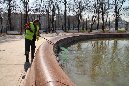 Из-за похолодания в Москве отключили все фонтаны