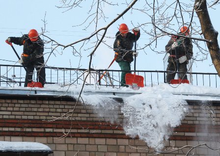 Московские крыши будут чистить за счёт бюджета, если этого не сделают управляющие компании зданий