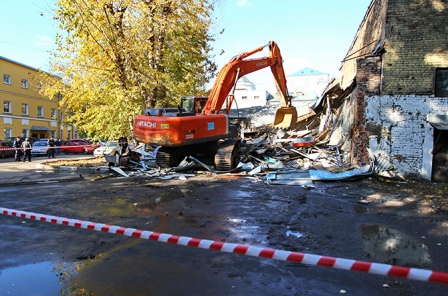 Власти города ликвидируют опасный для москвичей самострой