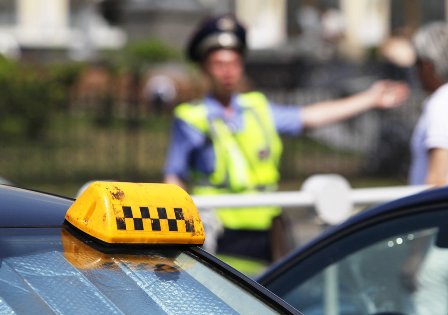 На востоке Москвы задержаны нелегальные таксисты