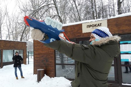 В Перовском парке можно взять на прокат сноубластеры
