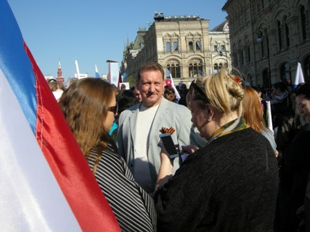 Новогиреевцы прошли в колоннах первомайской демонстрации