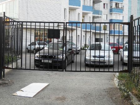 У дома 62, корпус 2 по Зелёному проспекту появится ограждение придомовой территории