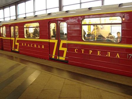 На Сокольнической линии метро начал курсировать поезд «Красная стрела» с обновлённой экспозицией  