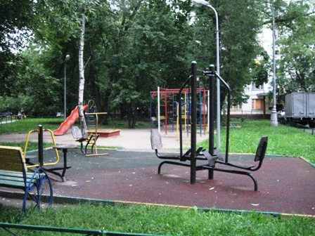 На Кусковской по просьбе новогиреевцев оборудована новая площадка для воркаута