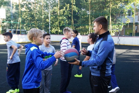 Две новогиреевские школы провели «Перестрелку» на Свободном проспекте