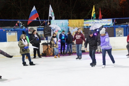 Активисты Молодёжной палаты Новогиреево организовали и провели дискотеку на льду