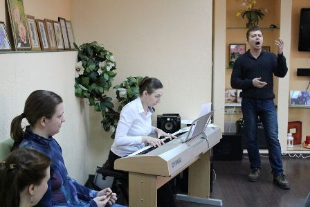 Новогиреевцы поучаствовали в мастер-классе по постановке голоса