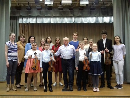 Новогиреевские музыканты приняли участие в мастер-классе скрипача Александра Поволоцкова
