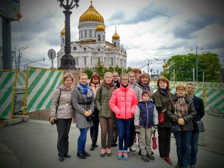Юные музыканты ДШИ им. Н. Римского-Корсакова прогулялись по Остоженке 