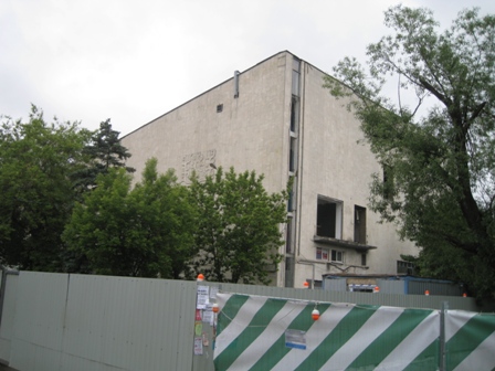 В Новогирееве началась реконструкция кинотеатра «Киргизия»
