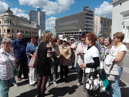 Новогиреевские пенсионеры прогулялись по арбатским улочкам 