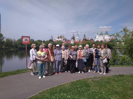 Для новогиреевских пенсионеров провели экскурсию на Измайловский остров