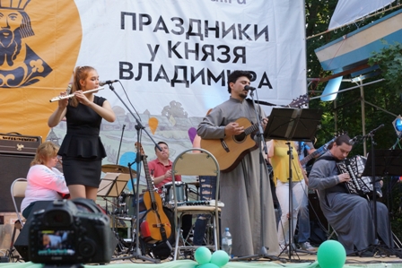 Фестиваль святого Владимира зажёг небо Новогиреева