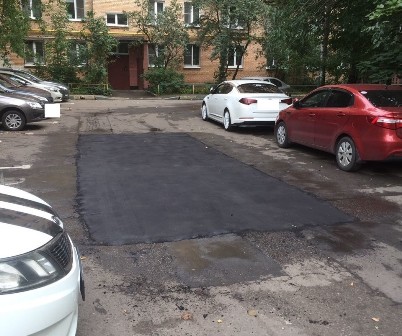 Во дворах на Союзном и Фрязевской провели локальный ремонт дорожного покрытия