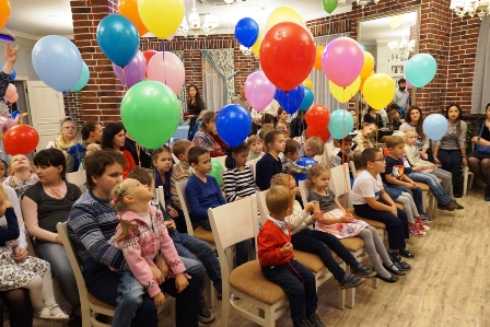 В Новогирееве устроили праздник для детей-инвалидов и многодетных семей