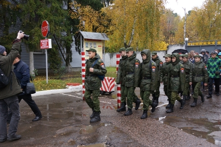 Старшеклассники школы № 1324 заняли первое место в соревнованиях на военных сборах