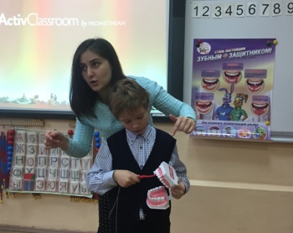 В младших классах новогиреевских школ стоматологи провели уроки здоровья