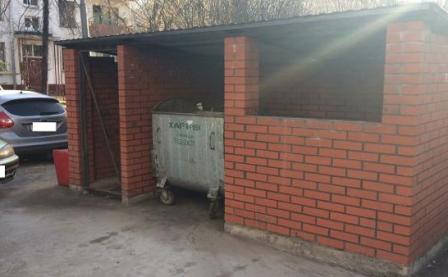 По заявлению жителя района на Братской, 15 привели в порядок контейнерную площадку