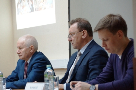 На встрече с жителями руководители района поздравили всех с наступающим Новым годом