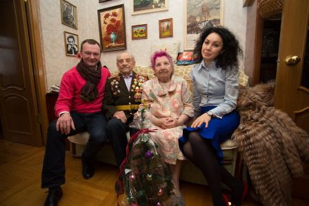 Муниципальные депутаты приняли участие в предновогодней благотворительной акции 