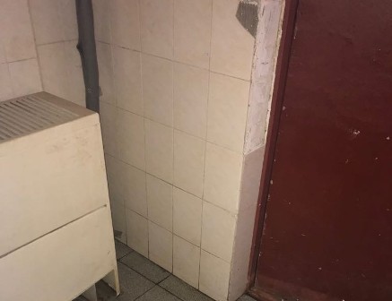 После прорыва батареи подъезд дома на Союзном проспекте приведён в порядок