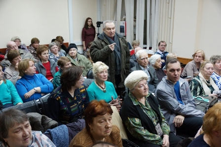 На встрече с жителями в Новогирееве обсудили вопросы содержания домов и долгов за ЖКУ 