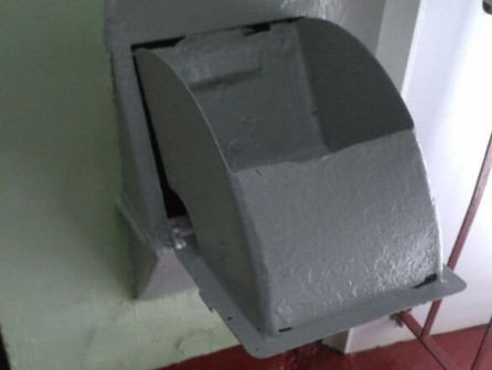 По заявлению жительницы Новогиреева отремонтирован мусоропровод 