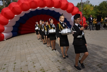 Шоу барабанщиц, танцы, конкурсы и экскурсии по району: так новогиреевцы отметили День города 