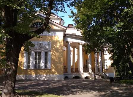 Пенсионеры из Новогиреева отправятся на прогулку в Коломенский парк