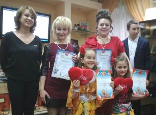 В ТЦСО «Новогиреево» поздравили новогиреевских мам и бабушек с Днём матери