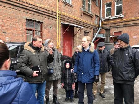 Во время субботнего обхода новогиреевцы поблагодарили главу управы за порядок в районе