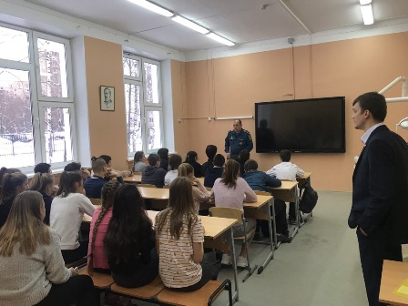 Пожарный инспектор напомнил школьникам о правилах безопасности в зимний период 